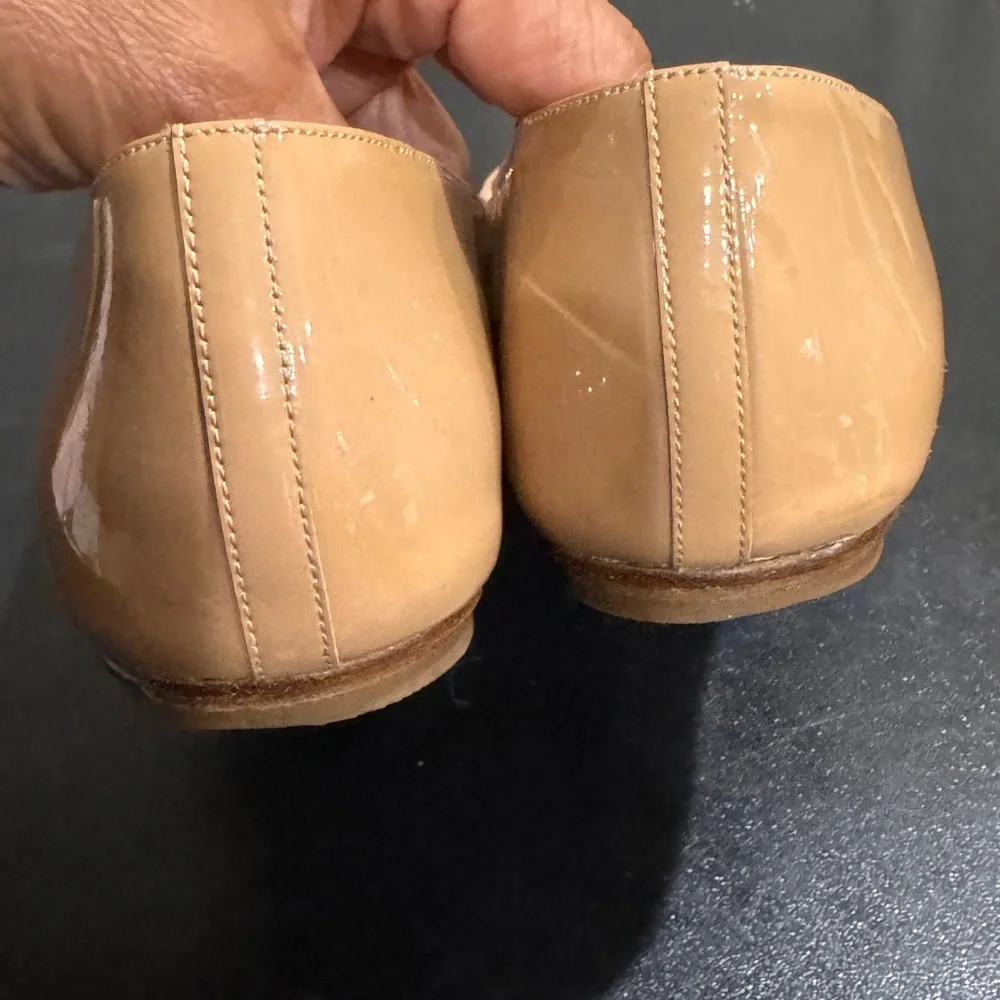 Kate Spade Tan Flats with Gold Chain Detail size 10